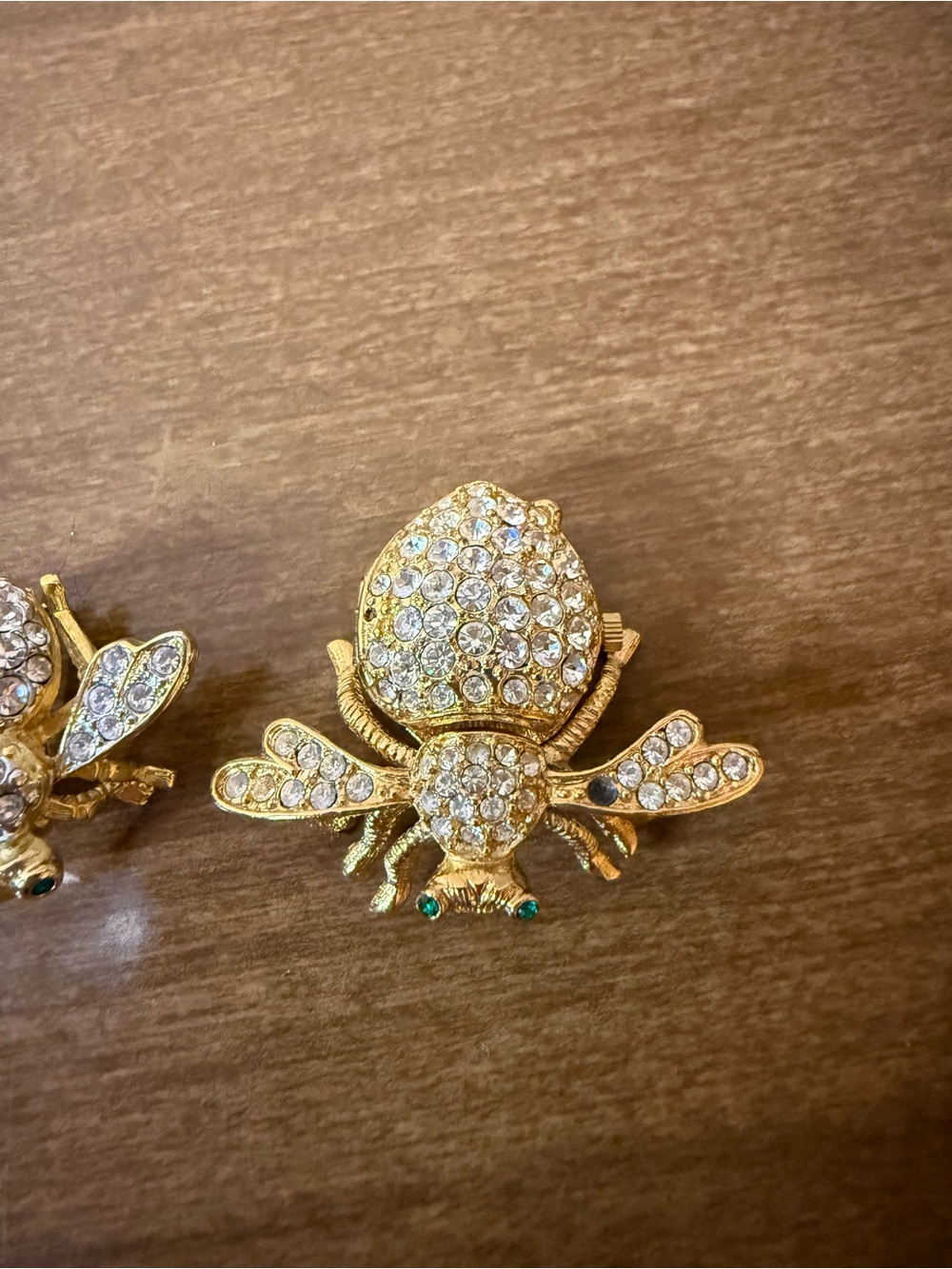 Vintage Joan Rivers Gold Tone Rhinestone Bee Brooch Pin & Queen Bee Watch Set - Picture 2 of 9